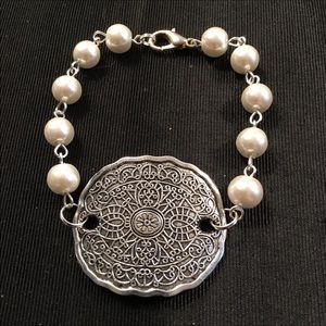 Feaux Pearl Bohemian Bracelet